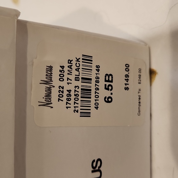 Neiman Marcus Sandals NIB - Picture 3 of 4